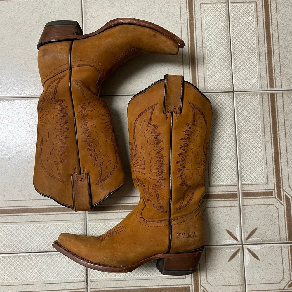 Tan Leather Western Cowboy Boots - Embroidered Shaft